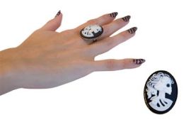 Ring-Ghost Cameo