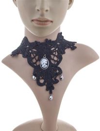 Choker-Skull Cameo